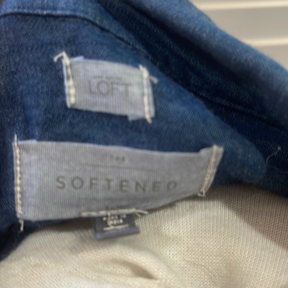 Blue chambray button down top - Picture 3 of 3